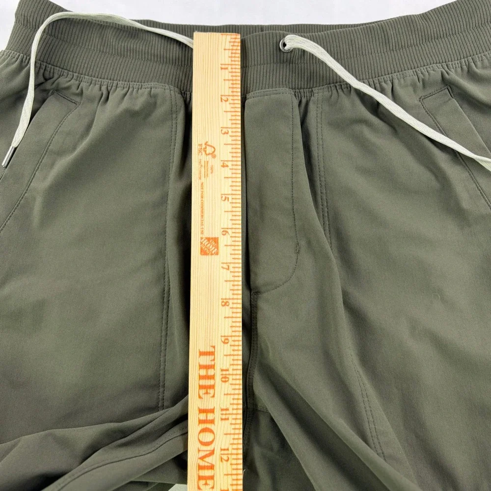 Vuori Meta Jogger Mens Large Army Green Performance Athletic Pants Slim Fit